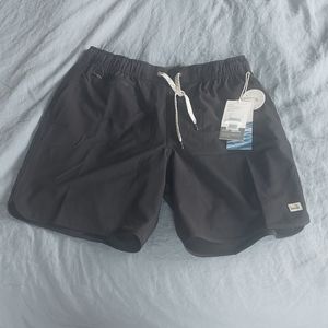 NWT Vuori Mens Athletic Shorts in black